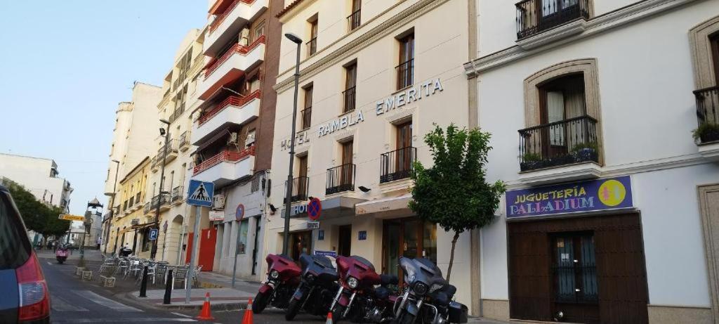 Hotel Rambla Emerita, Centro Ciudad メリダ エクステリア 写真