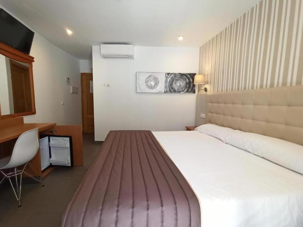 Hotel Rambla Emerita, Centro Ciudad メリダ エクステリア 写真